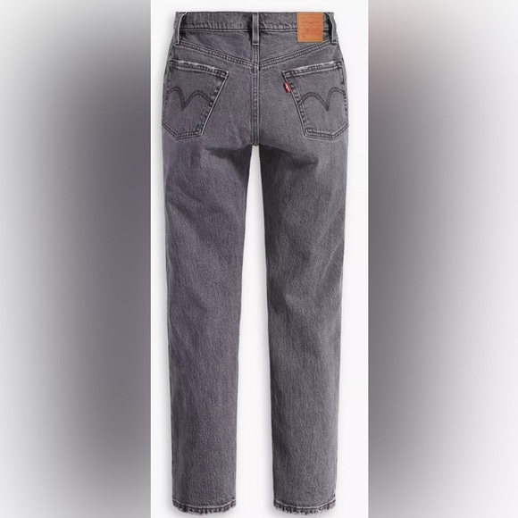 Woman’s Levi 501 straight - Picture 10 of 15